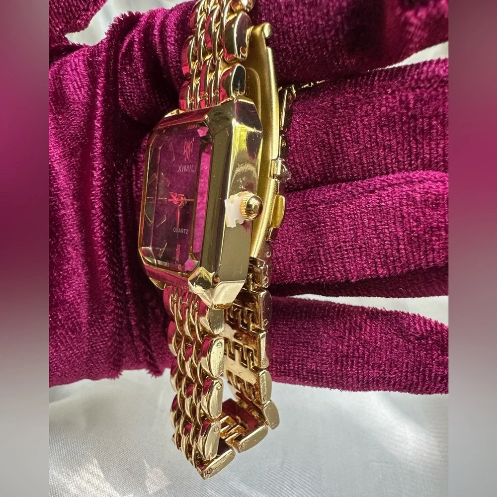 Panthere Square steel Gold and Green Women's Watch - Picture 7 of 10